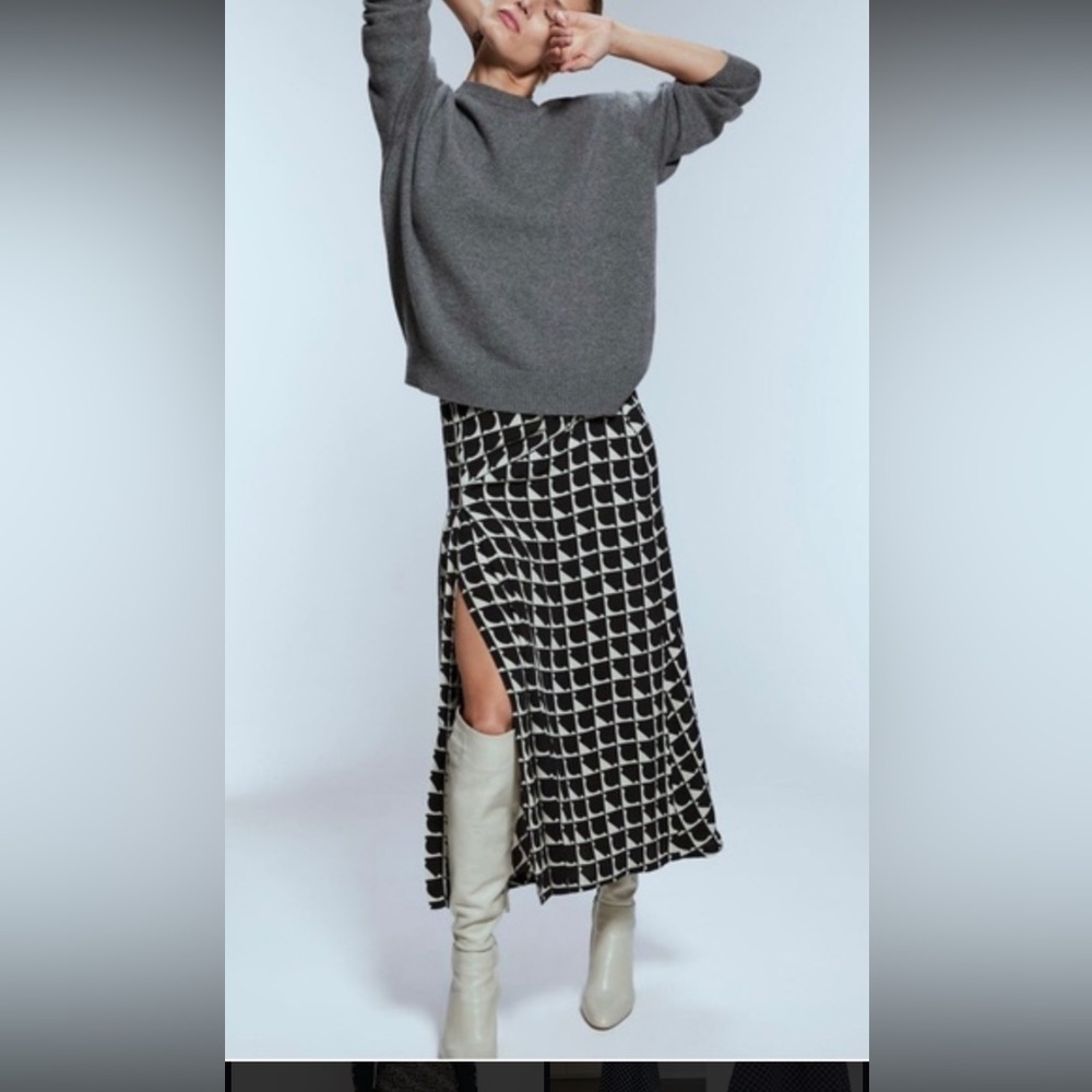 Zara Black and White Geometric A-Line Midi Skirt